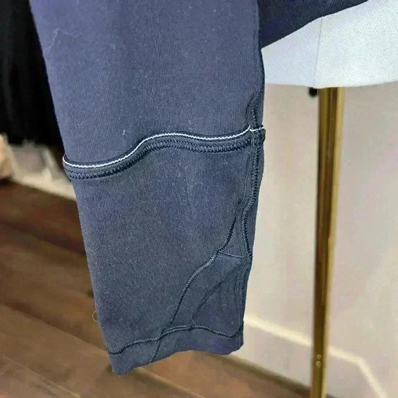 Lululemon Close to Crossing Long Sleeve Sz Small - Picture 8 of 10